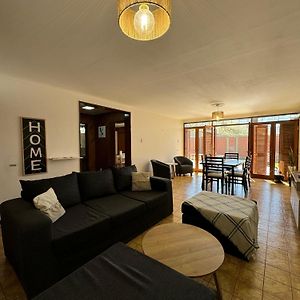 Encanto Mendocino: Espaciosa Casa En Juan B Justo